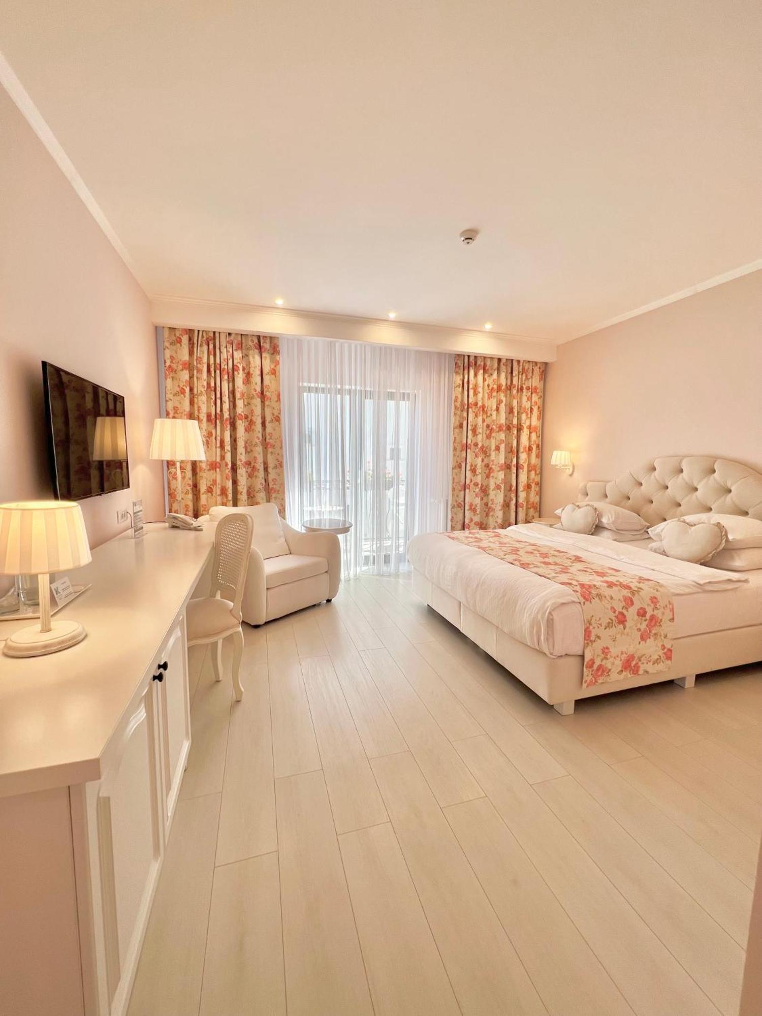 Krystal Boutique Mansion 호텔 후네도아라 외부 사진