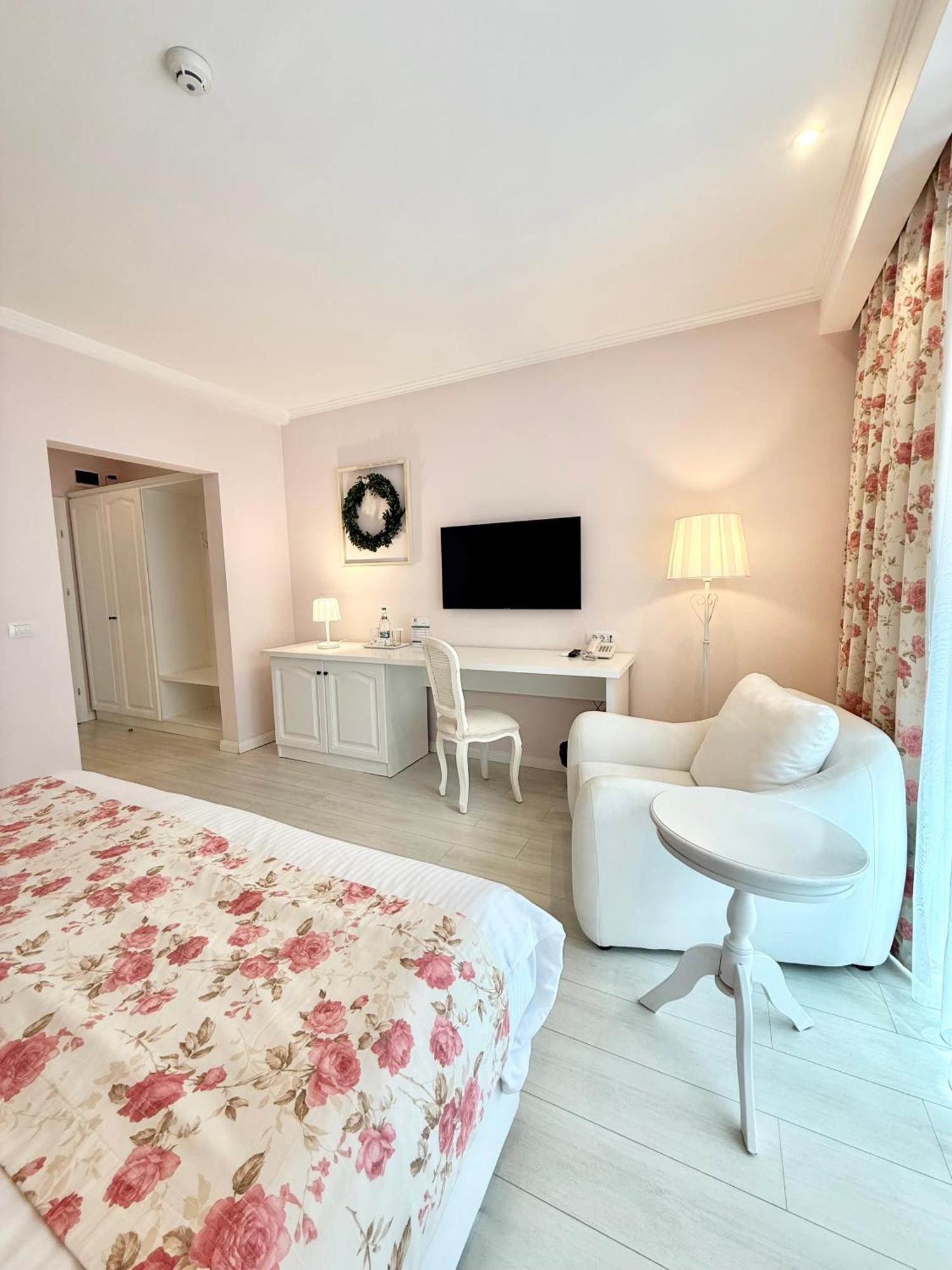 Krystal Boutique Mansion 호텔 후네도아라 외부 사진